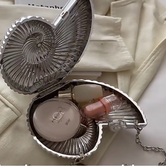 Seashell metallic crossbody Gold Shell-Shaped Women Bag clutch new - Picture 3 of 3